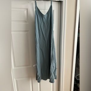 LILYSILK SLIP DRESS NEVER WORN STYLE 101